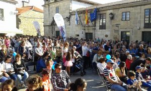 Aspecto da Praza do Convento (Melide)