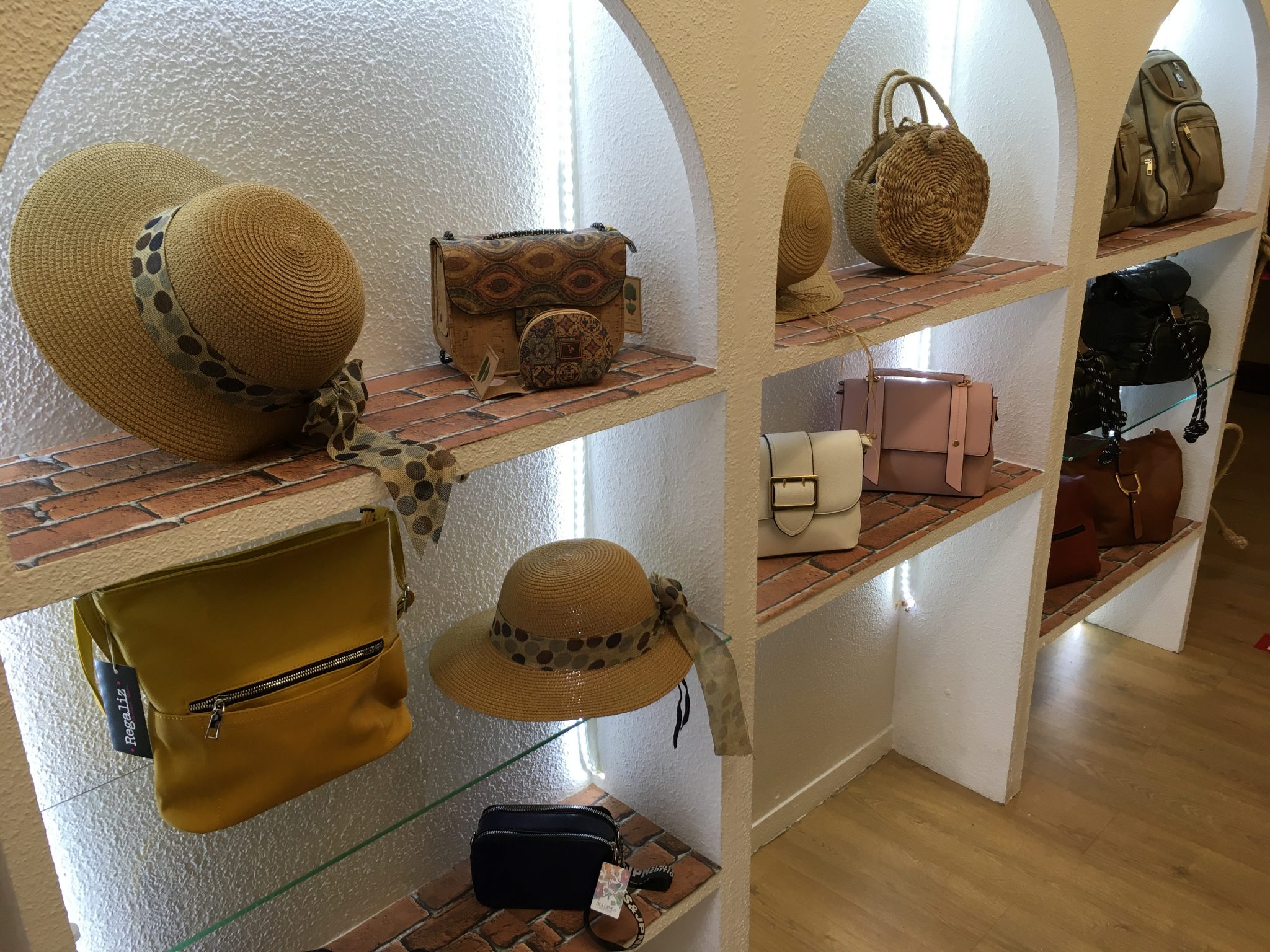 Regaliz Fashion Store (4)