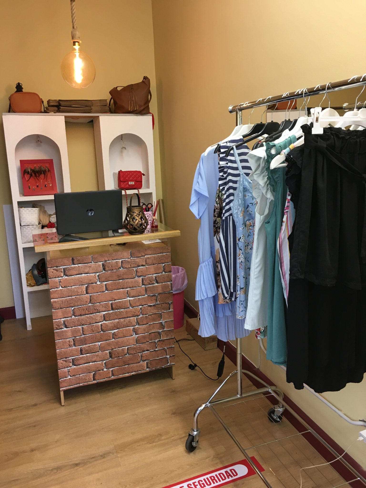 Regaliz Fashion Store (5)